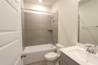 1435 Waggoner Rnch Trl in Conroe, TX - Building Photo - Building Photo