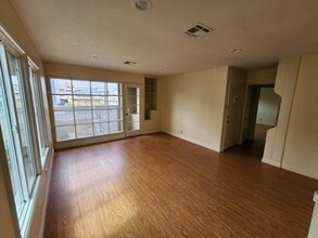 5264 Cahuenga Blvd in North Hollywood, CA - Building Photo - Building Photo