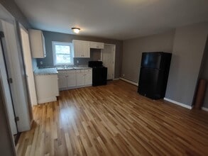 16 Factory St in Claremont, NH - Building Photo - Building Photo