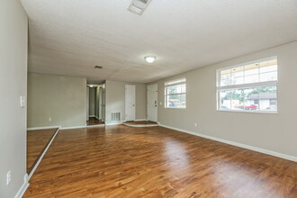 2819 Kiowa Ave in Orange Park, FL - Building Photo - Building Photo