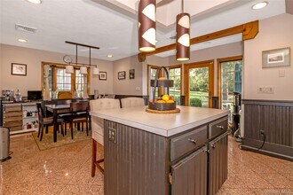 16 Faraway Rd in Armonk, NY - Building Photo - Building Photo