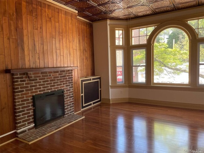 68 Main St in Northport, NY - Building Photo - Building Photo