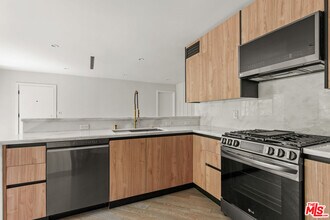 1450 S Crescent Heights Blvd in Los Angeles, CA - Building Photo - Building Photo