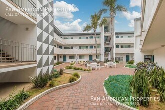 4034 S Pacific Ave in Los Angeles, CA - Building Photo - Building Photo