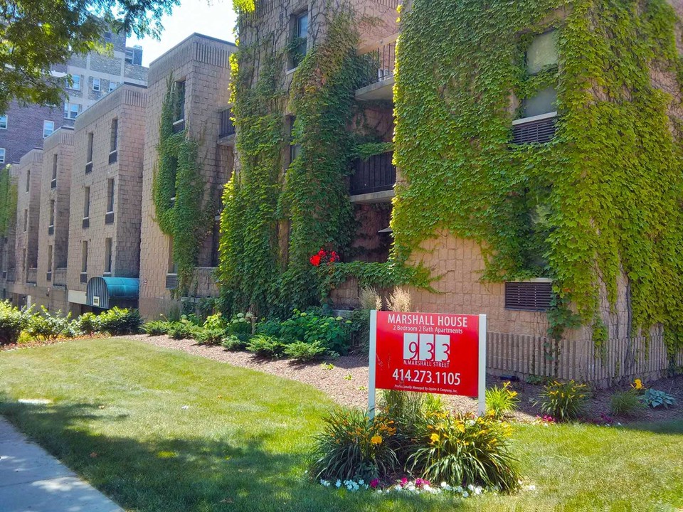 Marshall House Apartments in Milwaukee, WI - Foto de edificio