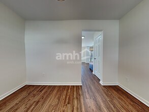 1825 Beeson Park Ln in Kernersville, NC - Foto de edificio - Building Photo