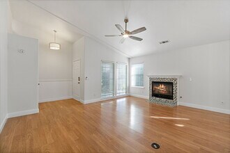 8884 N Del Mar Ave in Fresno, CA - Building Photo - Building Photo