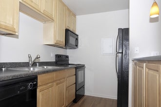 Sofi Laguna Hills in Laguna Hills, CA - Foto de edificio - Interior Photo