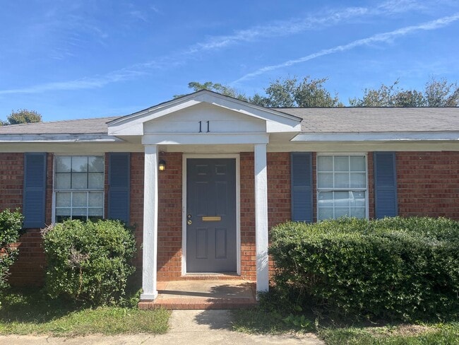 property at 11 Creek Ct