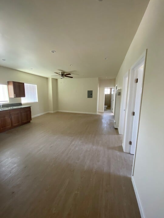2508 Naomi Ave, Unit 2508 Naomi 3 in Los Angeles, CA - Foto de edificio