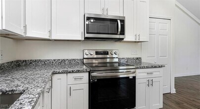 17020 Golfside Cir in Ft. Myers, FL - Building Photo - Building Photo
