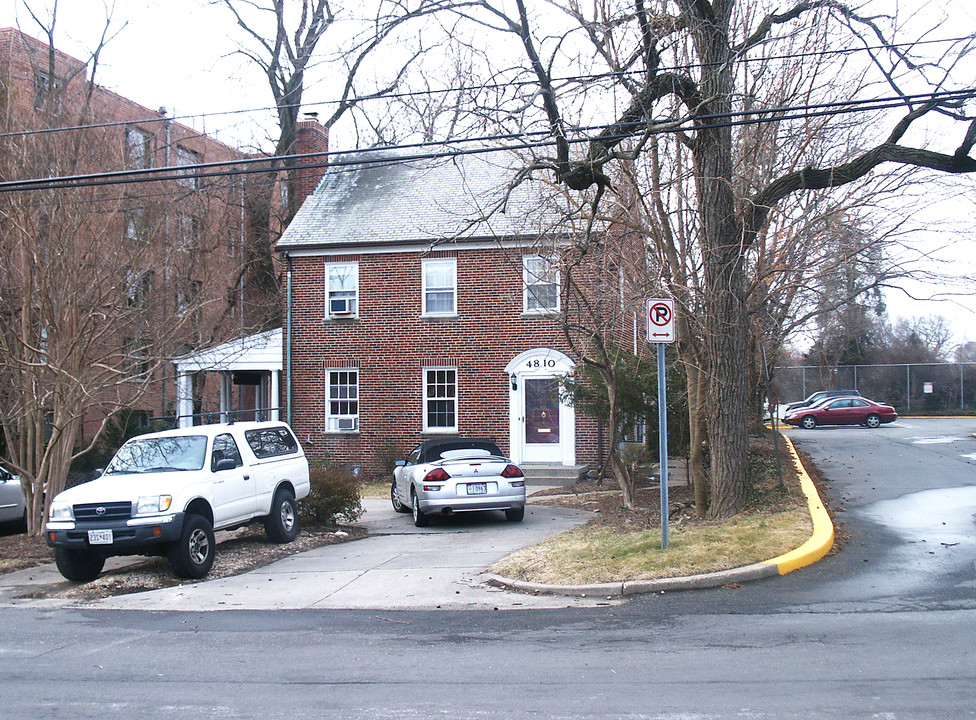 4810 Chevy Chase Dr in Chevy Chase, MD - Building Photo