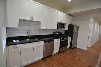 732 W Grace St in Chicago, IL - Foto de edificio - Building Photo