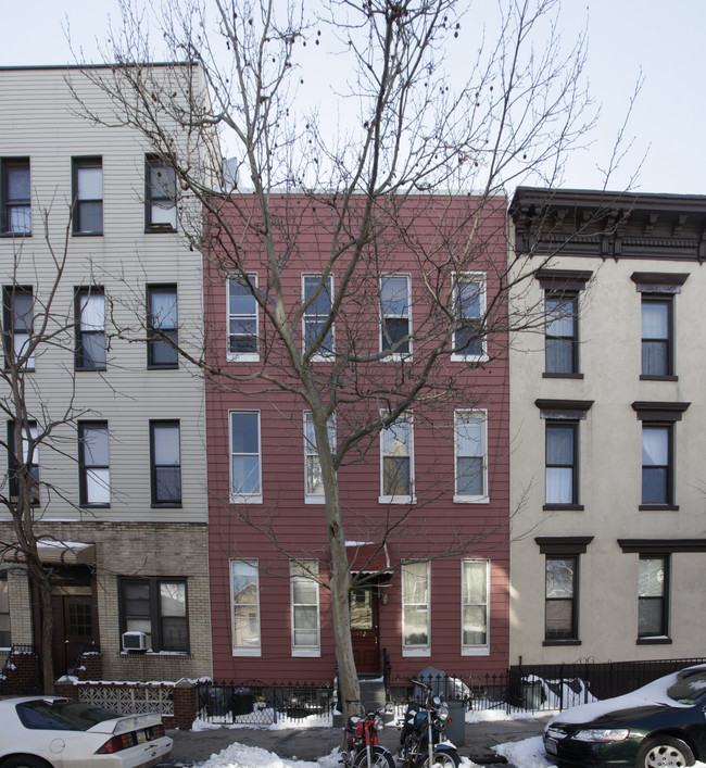 172 Kent St in Brooklyn, NY - Building Photo - Building Photo