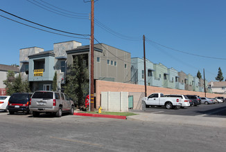 8421 Adams St in Paramount, CA - Building Photo - Building Photo