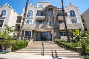 URBANLUX FLEUR PREMIUM in Los Angeles, CA - Building Photo