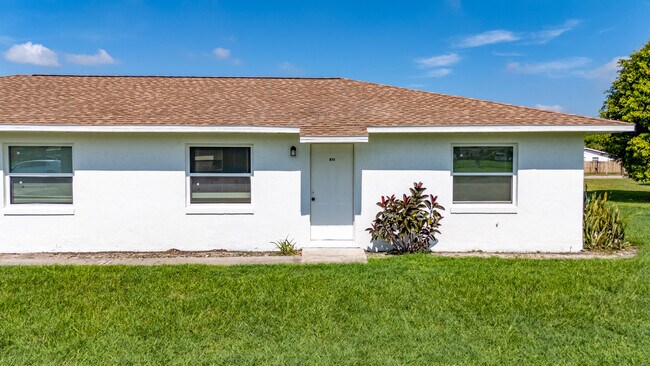 911 W Orange St in Kissimmee, FL - Building Photo - Building Photo