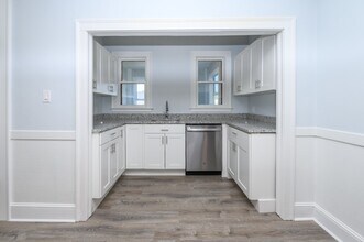 1592 Corbin Ave in New Britain, CT - Building Photo - Building Photo