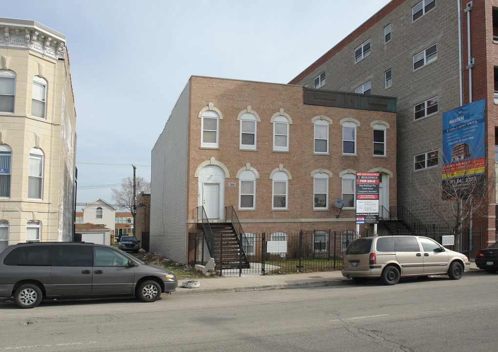 2010 W Warren Blvd in Chicago, IL - Building Photo