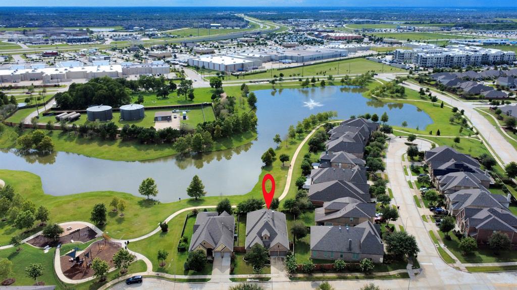 10910 Wardrop Pl in Richmond, TX - Building Photo