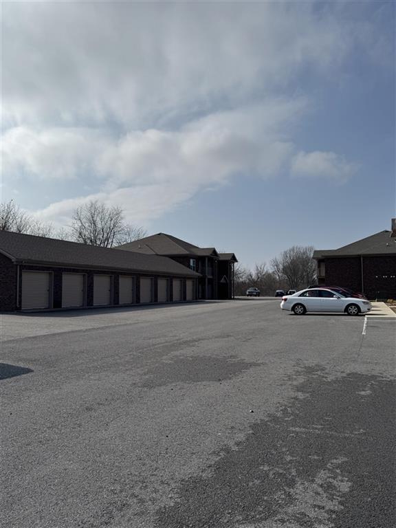 344 Apartments in Bowling Green, KY - Building Photo - Building Photo