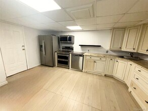 200 Ridge Rd in Wheatley Heights, NY - Building Photo - Building Photo