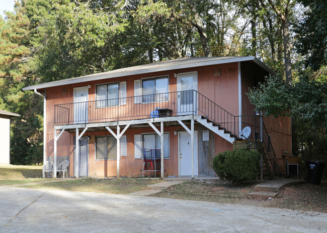 34-36 Bennett St in Newnan, GA - Foto de edificio - Building Photo