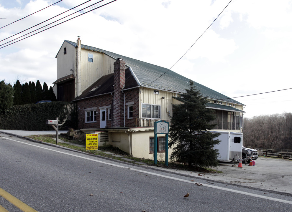 708 Oakbourne Rd in West Chester, PA - Building Photo