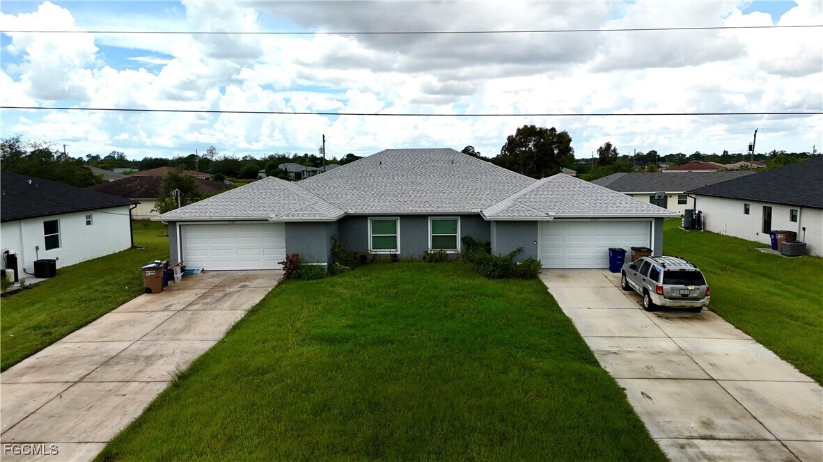 1582 Gretchen Ave S in Lehigh Acres, FL - Building Photo