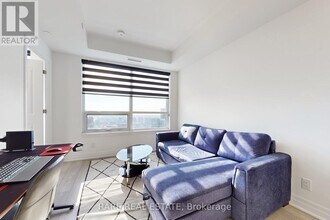 36 Elm Dr W in Mississauga, ON - Building Photo - Building Photo