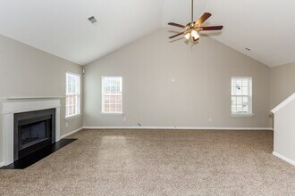 3034 Robin Terry Ct in Charlotte, NC - Foto de edificio - Building Photo