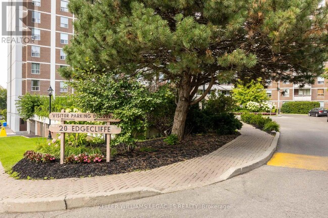 20-620 Edgecliff Golfway in Toronto, ON - Building Photo - Building Photo