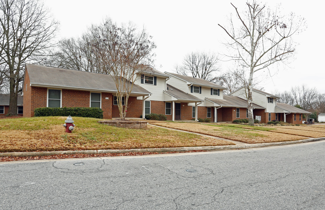 Birchwood Apartments in Raleigh, NC - Building Photo