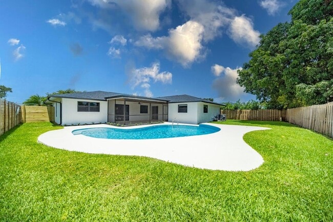 property at 11758 Banyan St