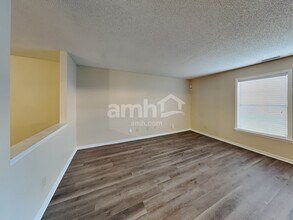 10812 Parker Dr in Indianapolis, IN - Building Photo - Building Photo