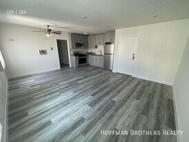 13253 Vanowen St in Los Angeles, CA - Building Photo