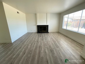 409 Nantucket St in Foster City, CA - Foto de edificio - Building Photo