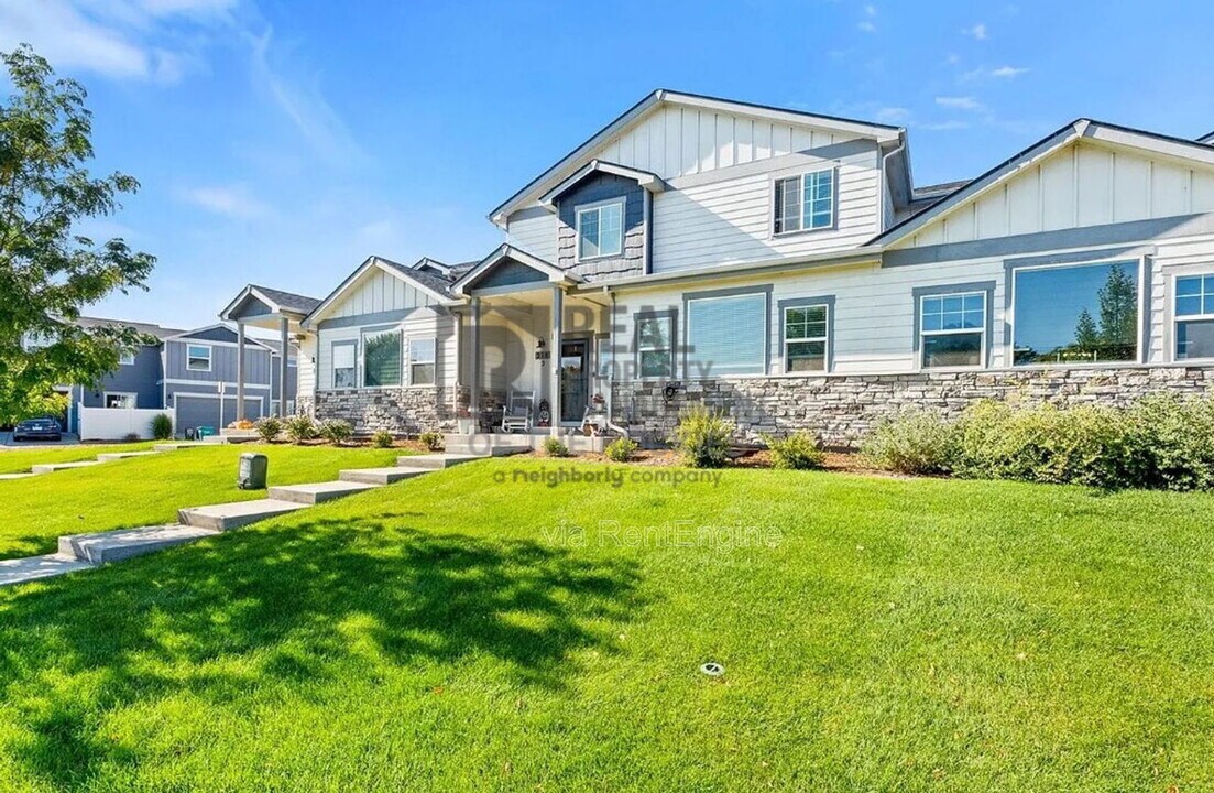 218 E Chestnut St in Windsor, CO - Foto de edificio