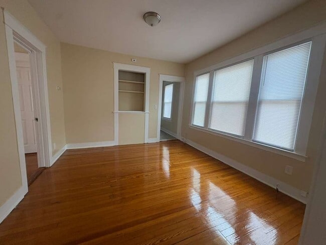 107 Sheffield Ave, Unit 3