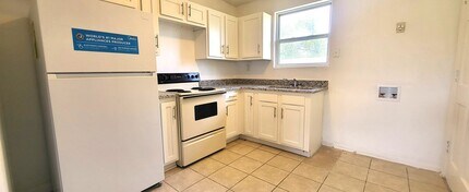 2977 Collier Ave in Jacksonville, FL - Building Photo - Building Photo