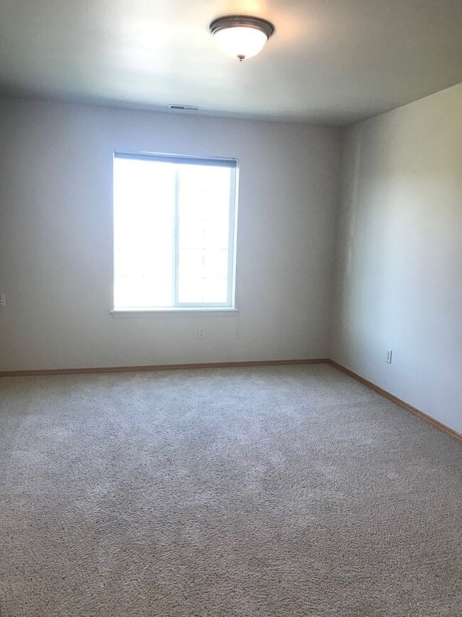 property at 1018 N River Rock Dr