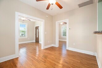 5624 Avenue P 1/2 in Galveston, TX - Building Photo - Building Photo