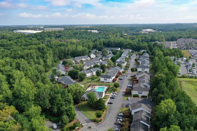 Galleria Pointe Apartments and Townhomes in Rock Hill, SC - Building Photo - Building Photo