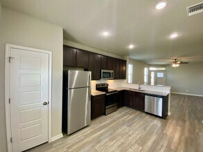 321 Caleb Ct in Schertz, TX - Building Photo - Building Photo