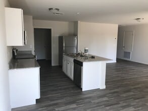 1043 W Seminole Dr in Casa Grande, AZ - Foto de edificio - Building Photo