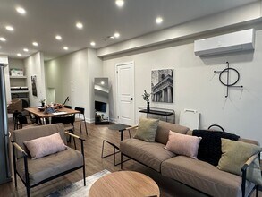 21 Batavia Av in Toronto, ON - Building Photo - Building Photo