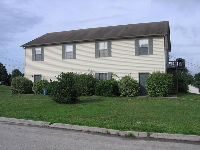 101-107 Angela Cir in Jefferson City, TN - Building Photo