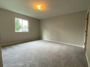 103 Elkins Ln in Springboro, OH - Building Photo - Building Photo