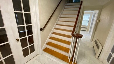 1607 Main St in Newington, CT - Building Photo - Building Photo