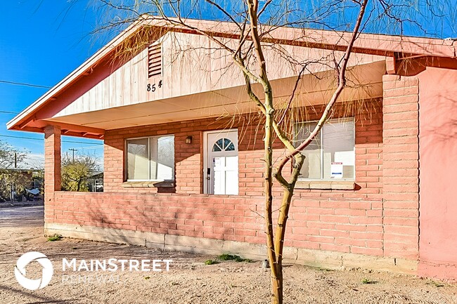 854 W Calle Matus